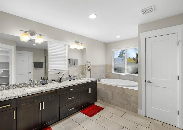 Modern Getaway With Mountain Charm. Flagstaff